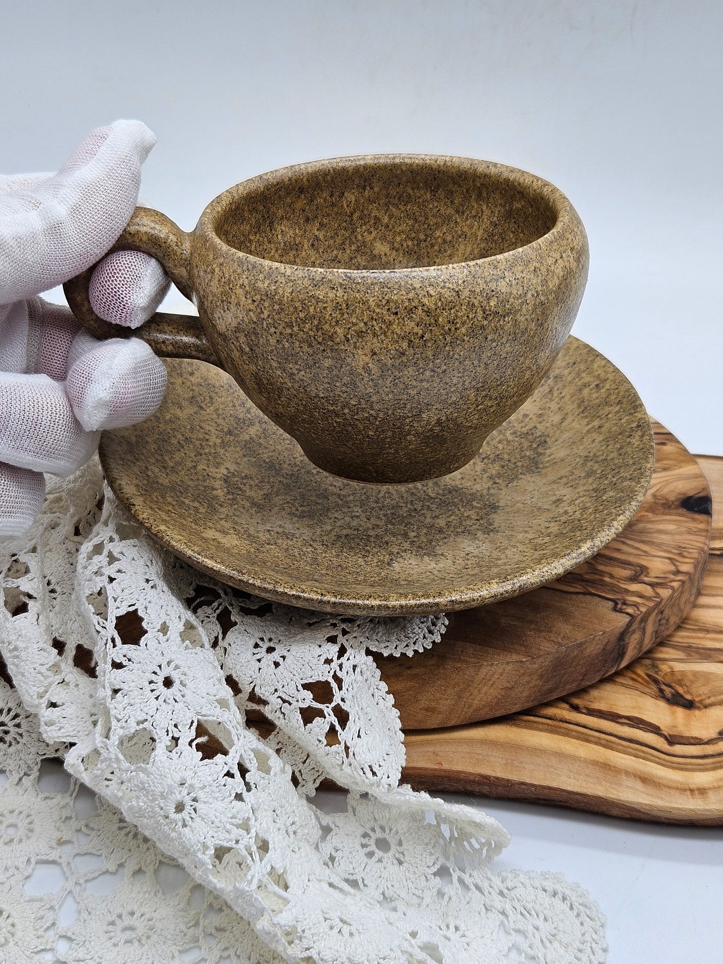 Studio Pottery vintage Tea/coffee pair medieval style, Kent ET8025