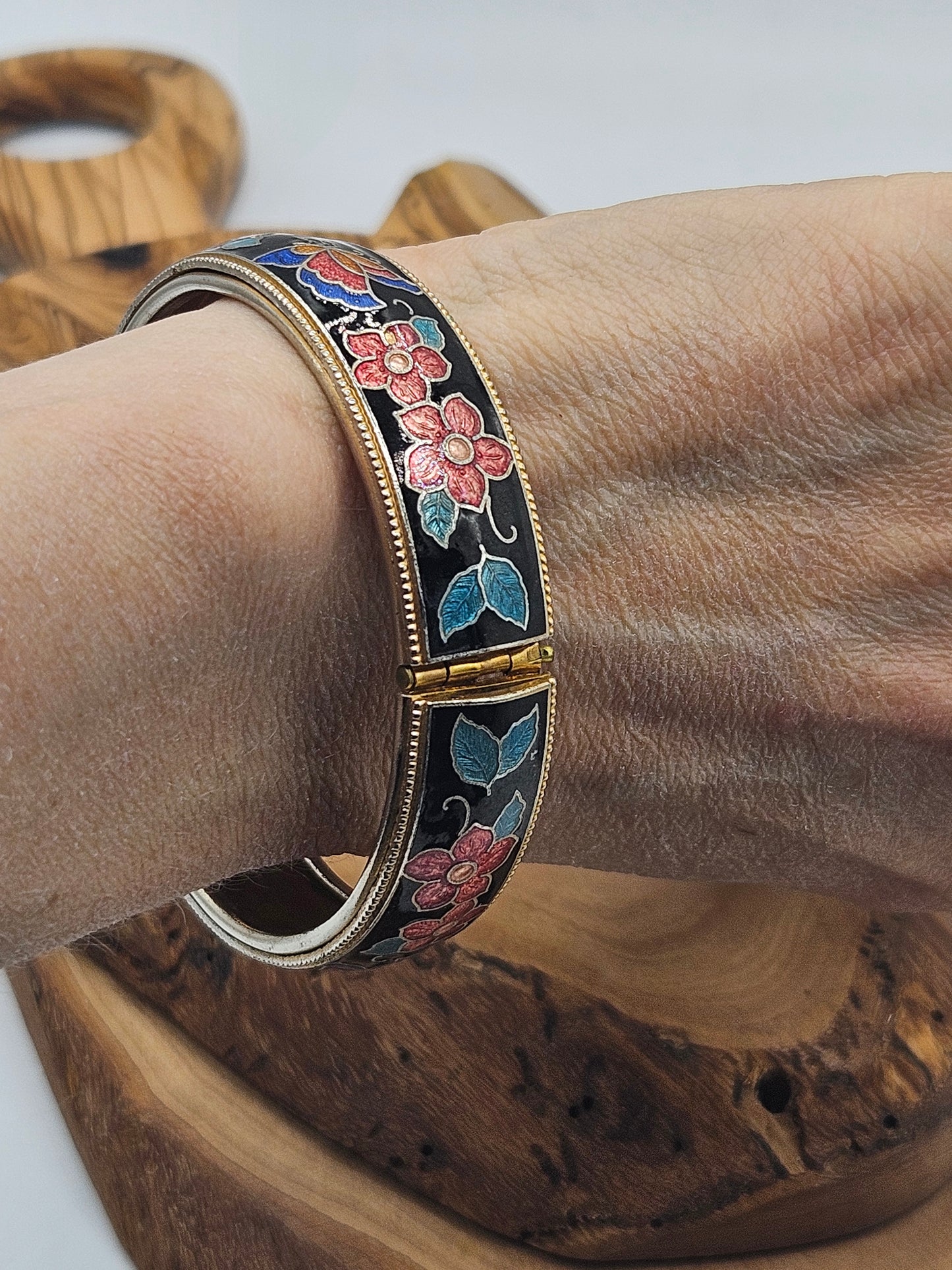 Vintage enamel floral bracelet with small chain