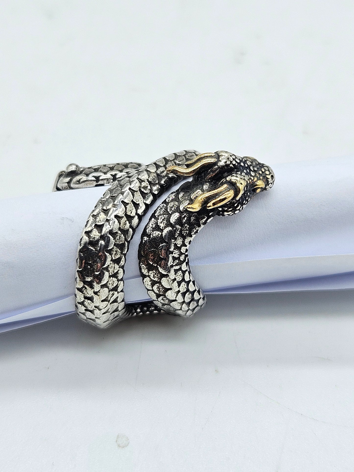 Beautifully detailed ajustable ring Dragon-snake