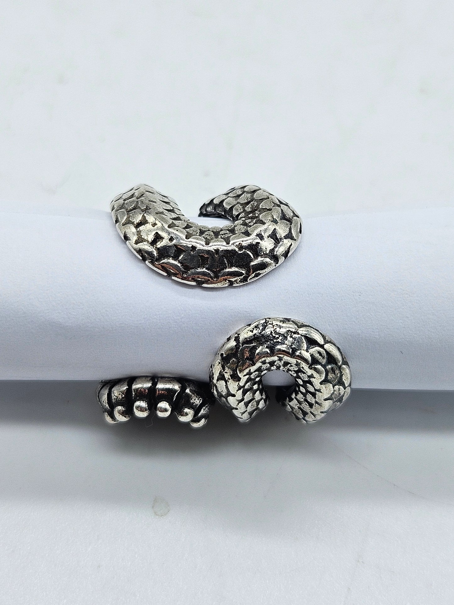 Beautifully detailed ajustable ring Dragon-snake