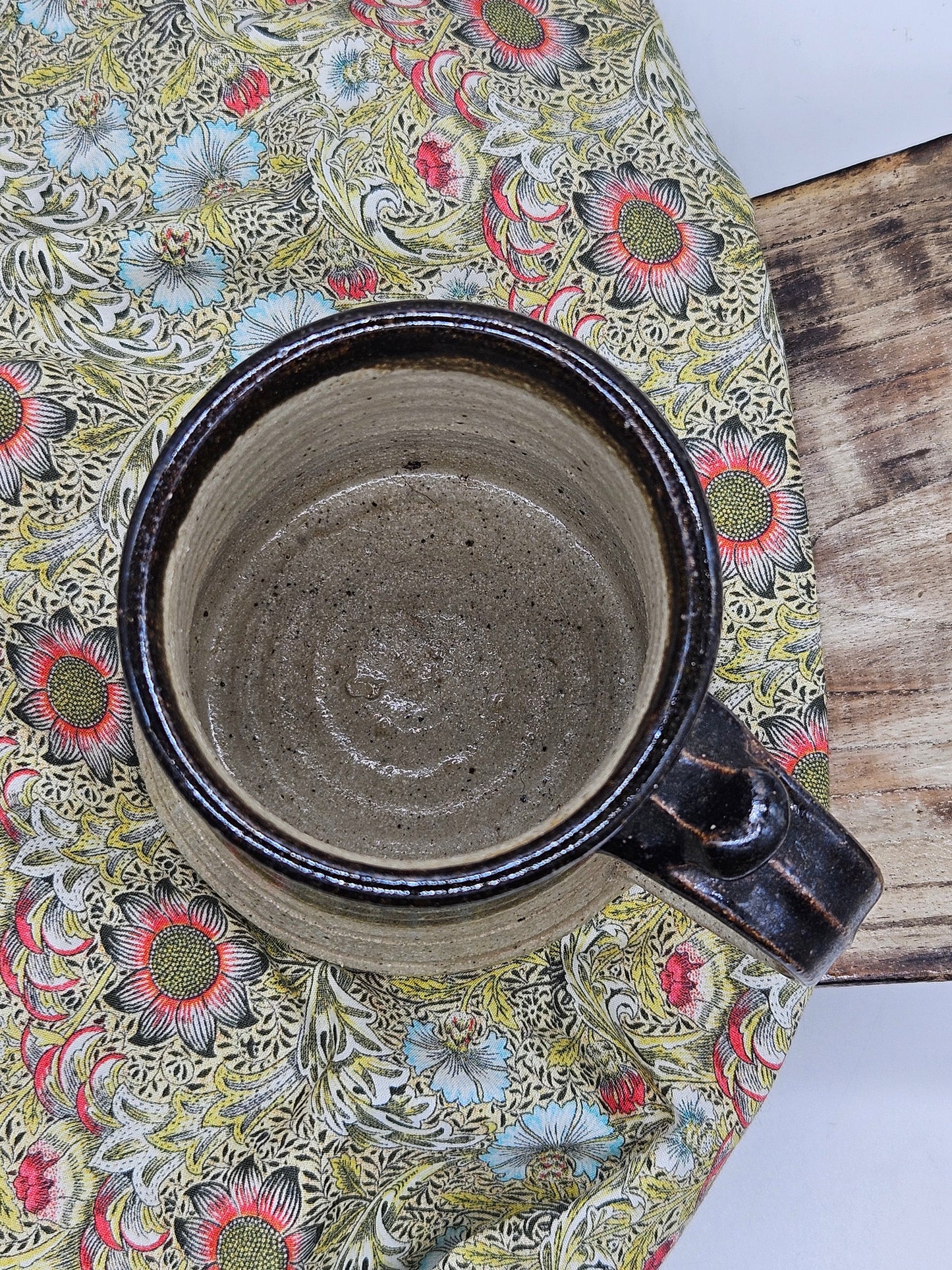 Vintage Studio Pottery Glossy finish Mug, VGC, Hand Thrown