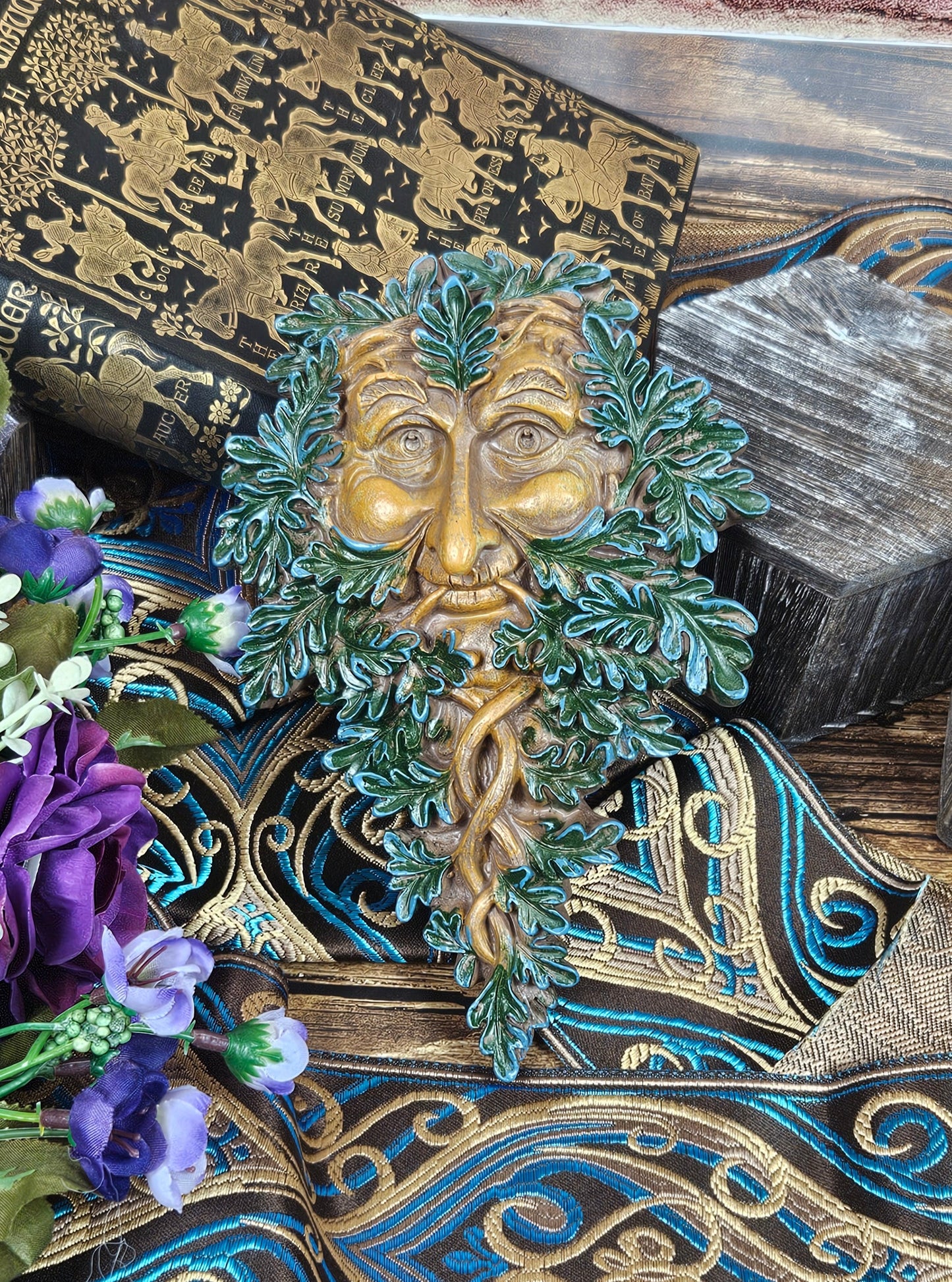 Preloved Panel Green Man in excellent condition