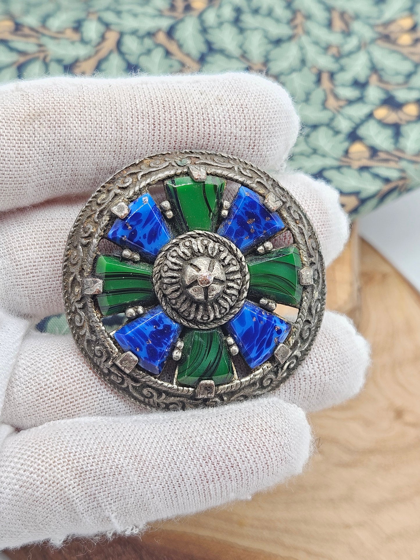 Vintage Large Scottish Brooch/Pendant with gemstones, VGC, L1091