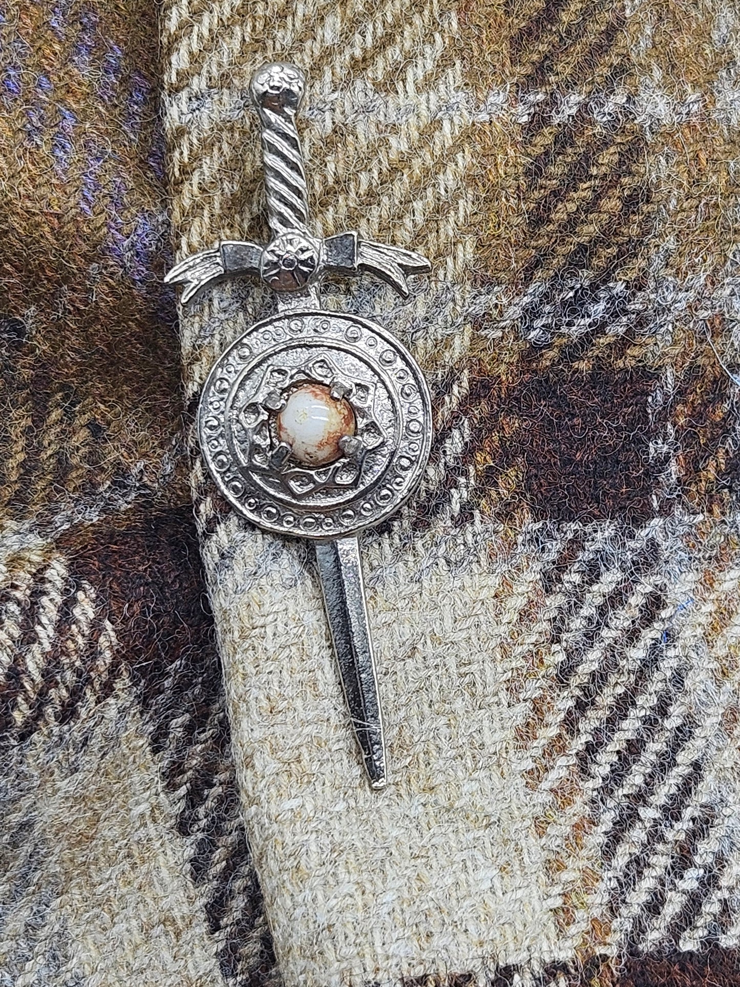 Vintage Scottish Kilt Pin/Brooch The Sword and the Shield, VGC