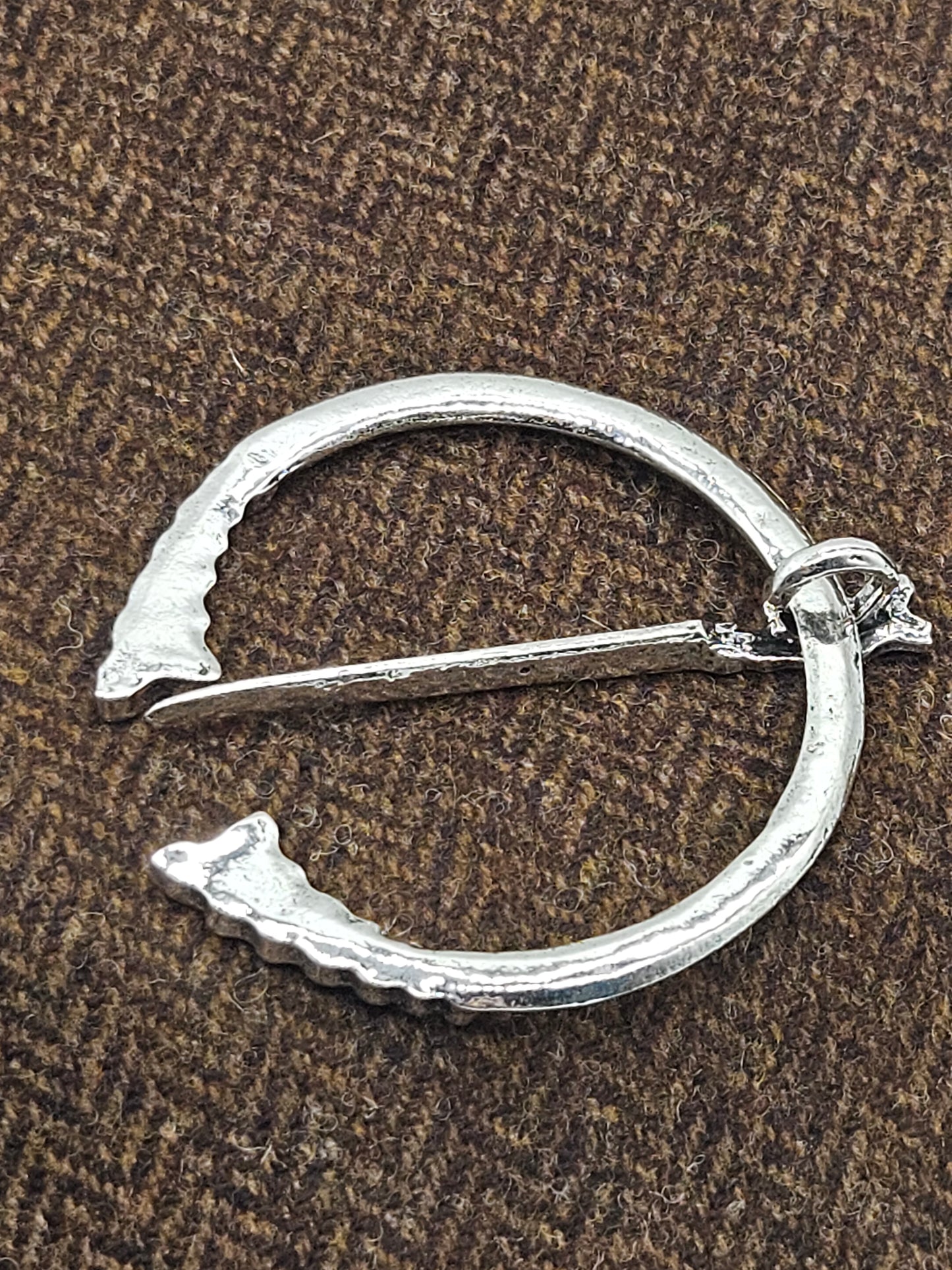 Viking Celtic pattern Medieval style round Fibula Brooch bronze colour, K12