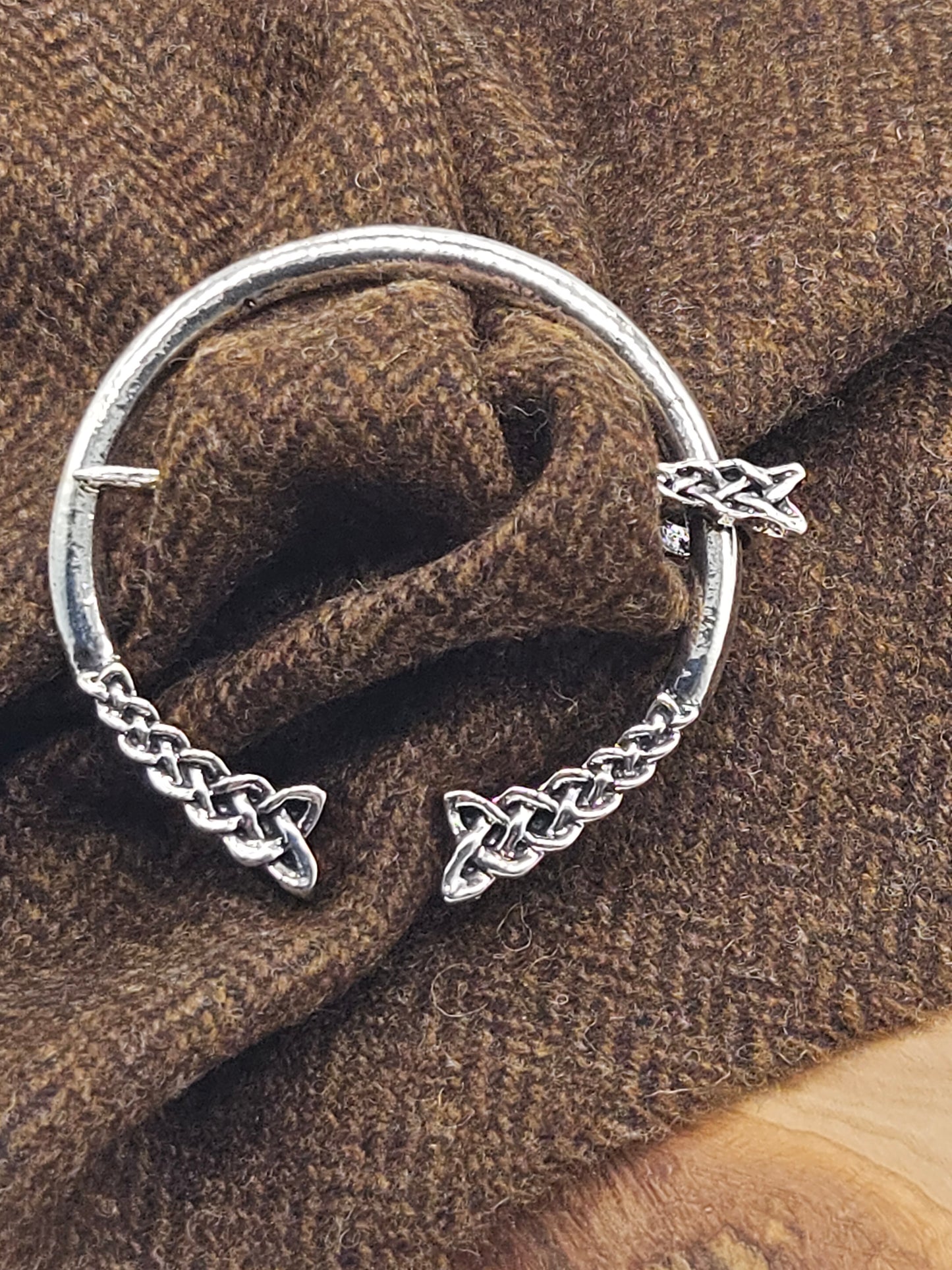 Viking Celtic pattern Medieval style round Fibula Brooch bronze colour, K12