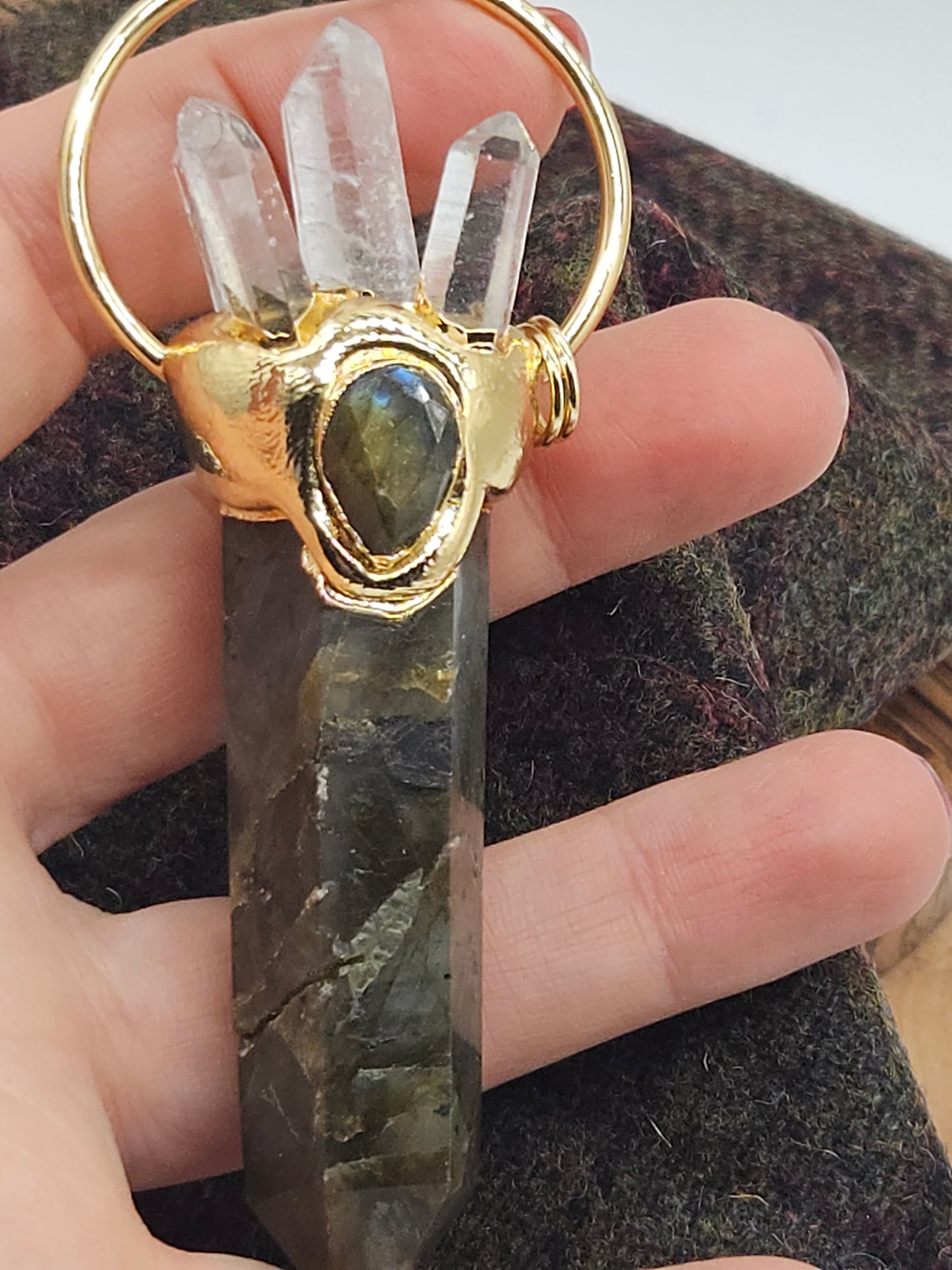 Very large crystal pendant, Quartz, Three types of quartz, no chain.