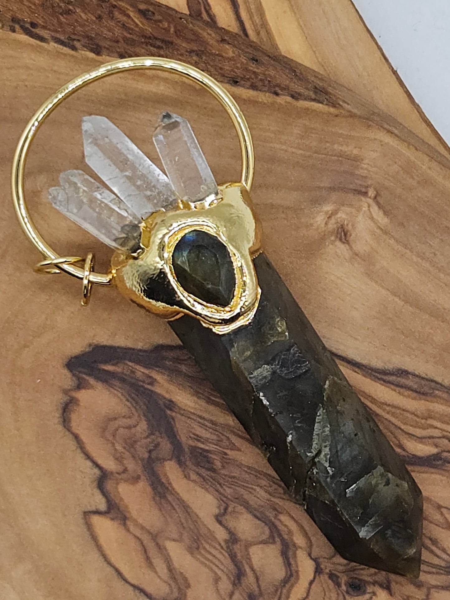 Very large crystal pendant, Quartz, Three types of quartz, no chain.