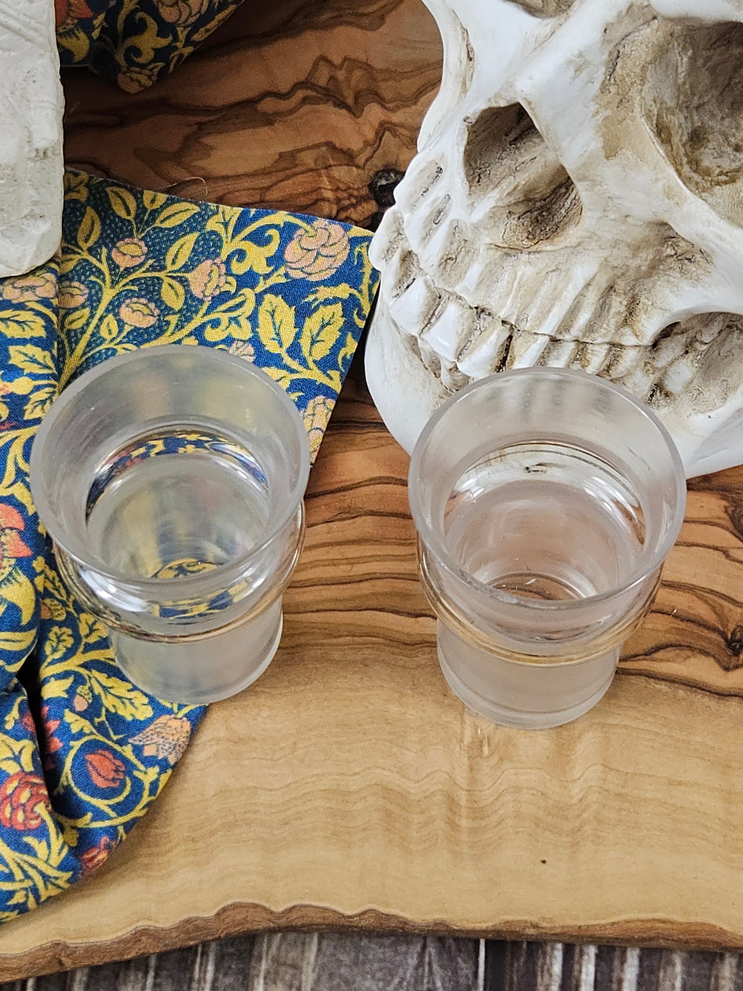 Set two vintage small matt glass shots, L5