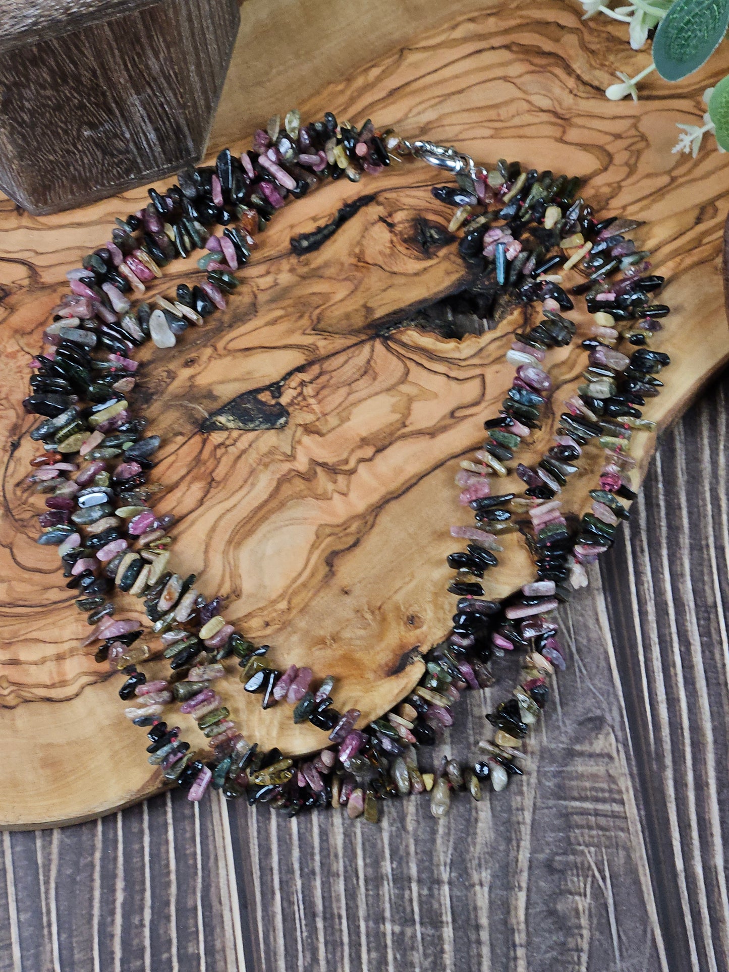Layered (140g) necklace beads made of natural rose quartz, amethyst, chalcedony