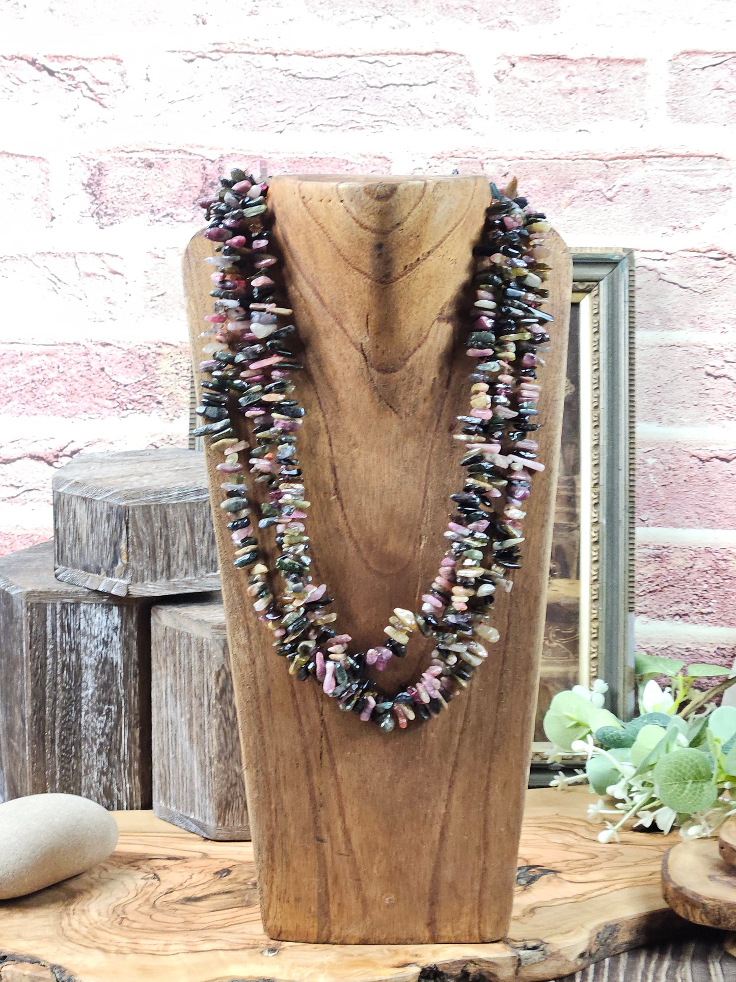Layered (140g) necklace beads made of natural rose quartz, amethyst, chalcedony