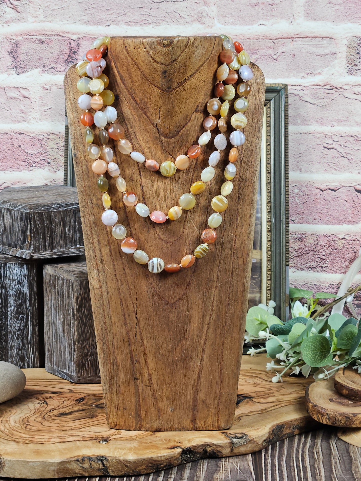 Extra long Beaded necklace made of natural agate, VGC, L900