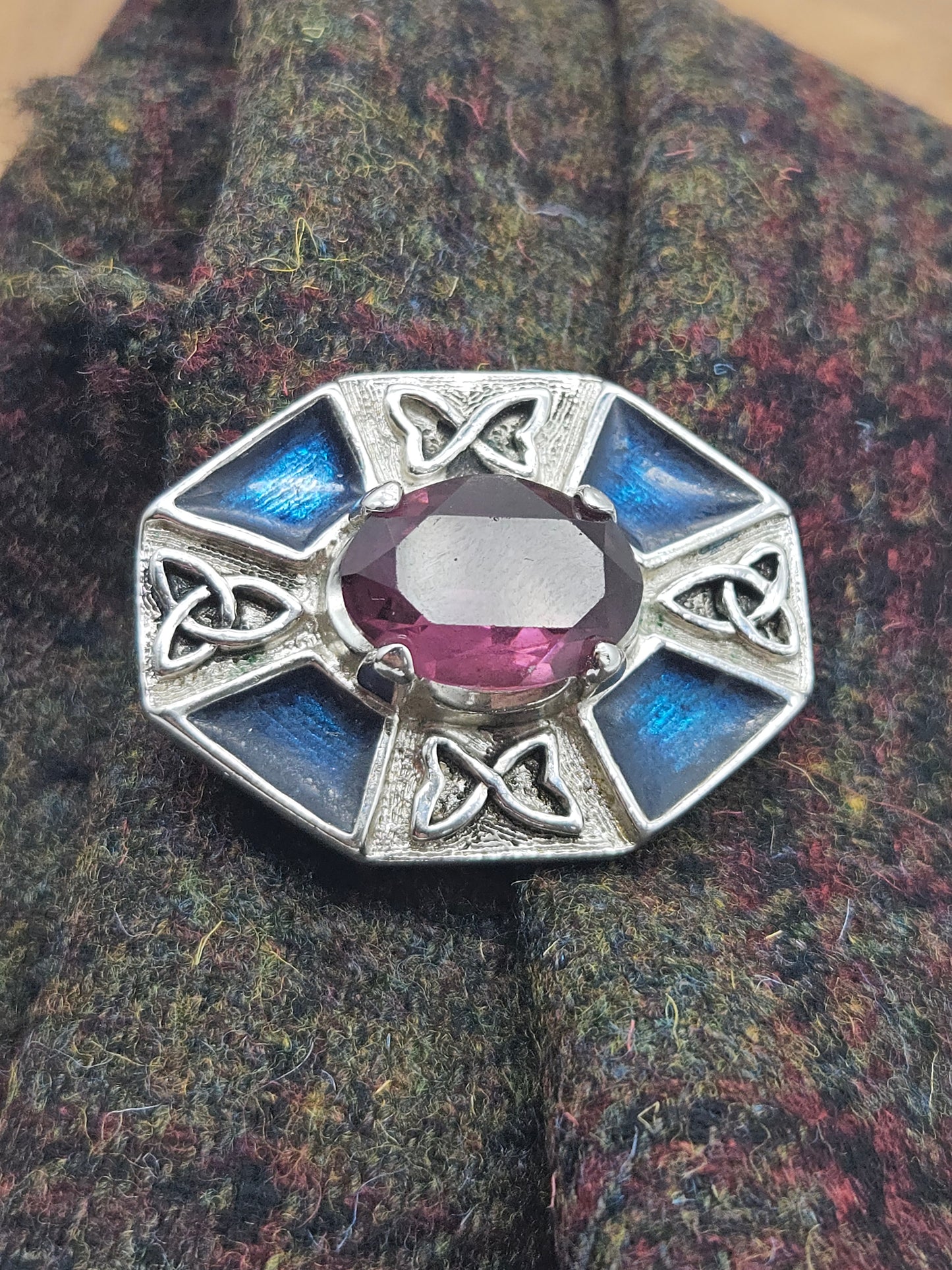 Vintage octahedron shape Brooch with violet-colour insert L814