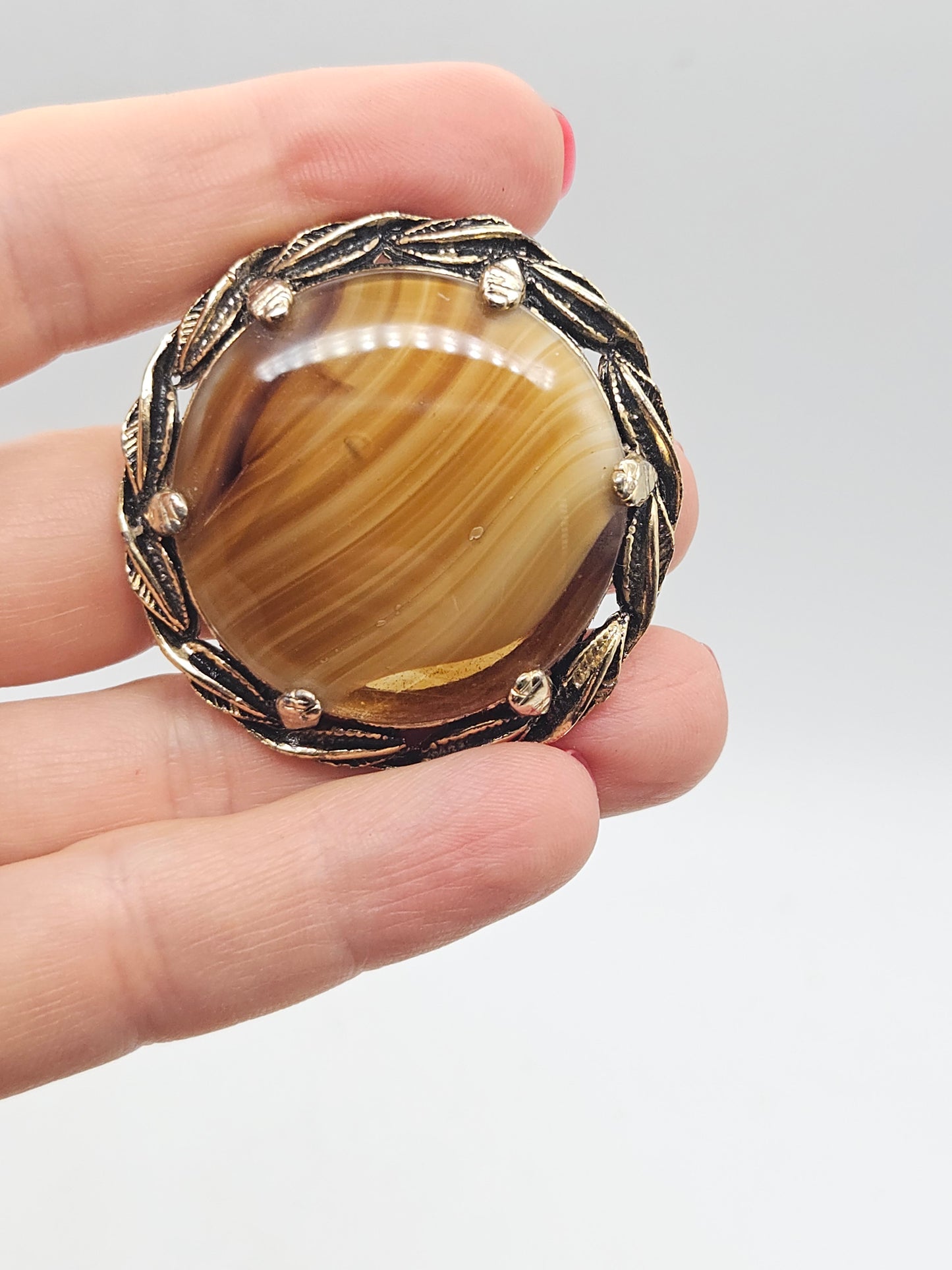 Vintage Large Round Brooch with large yellow insert L812