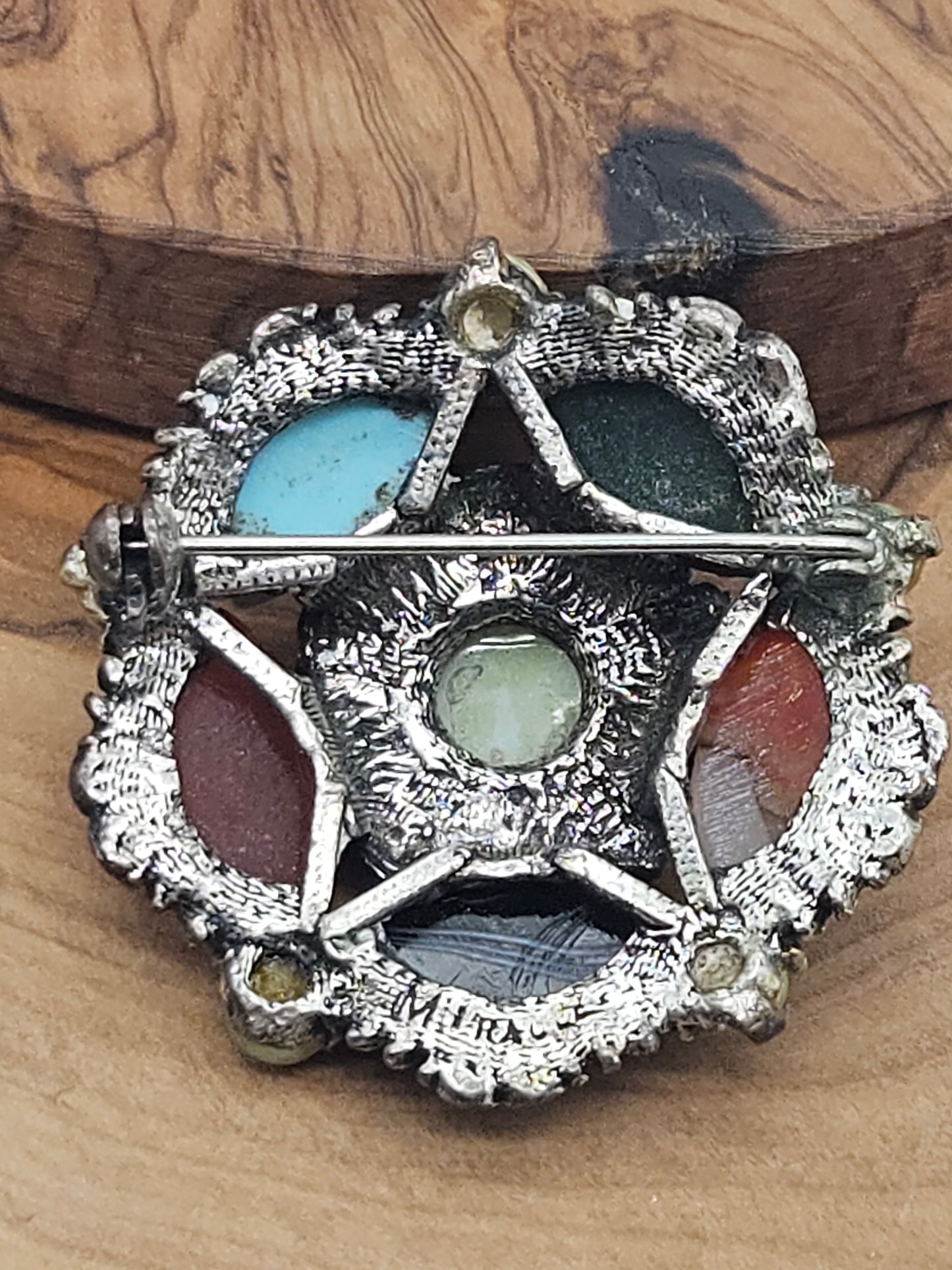 Vintage Scottish Brooch with the stones imitation Inserts L800