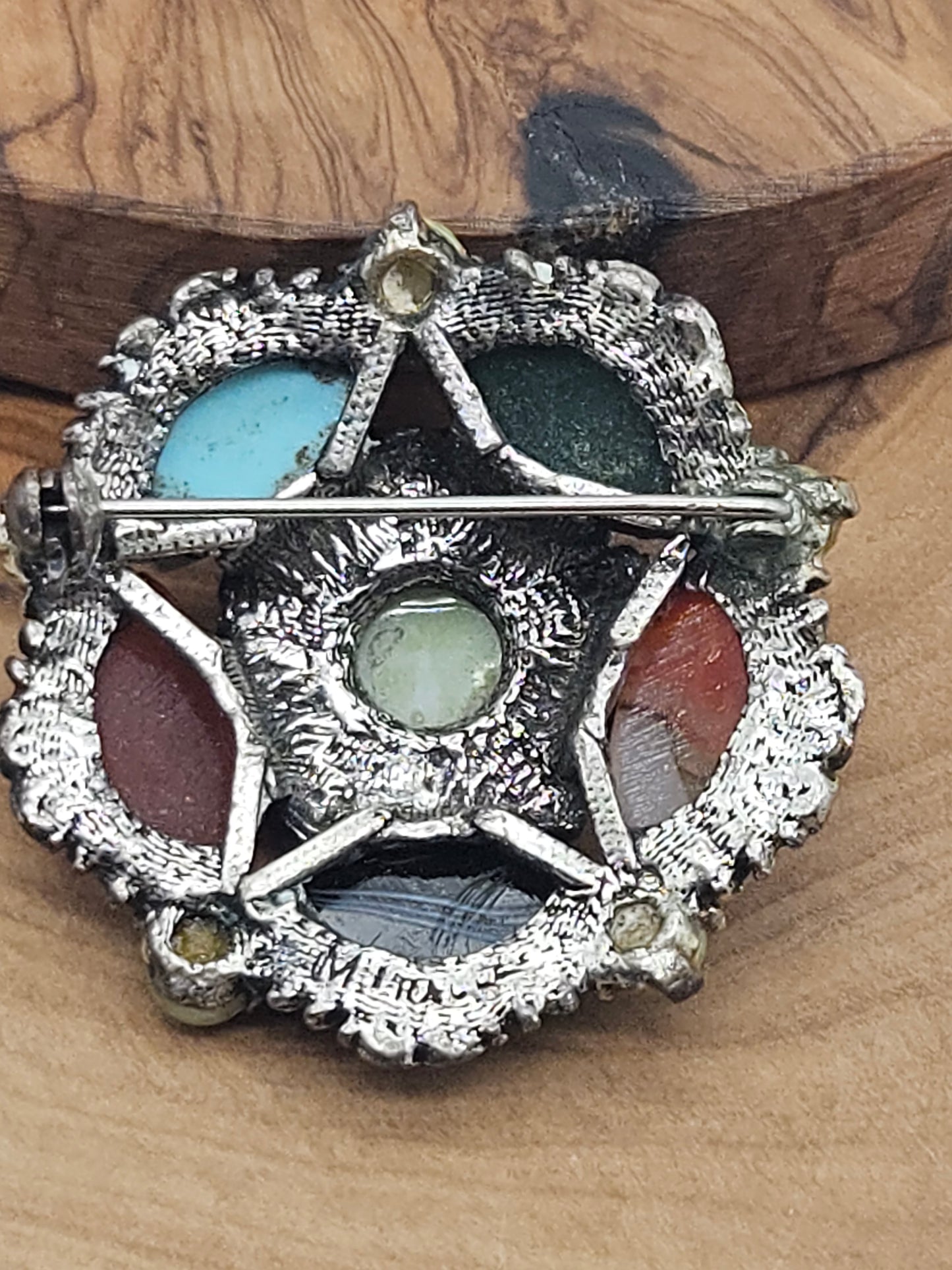 Vintage Scottish Brooch with the stones imitation Inserts L800