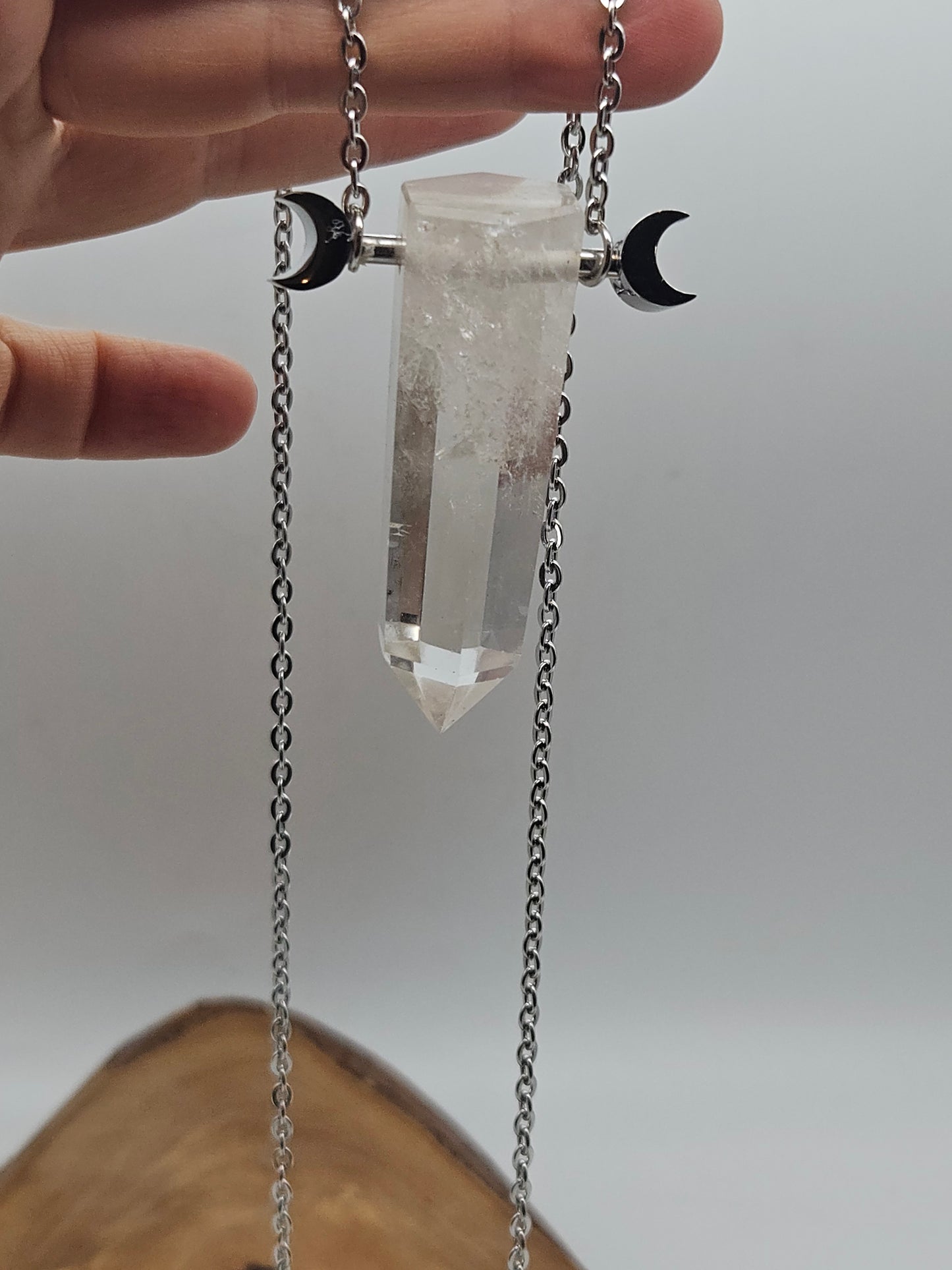 Magic Large Quartz Cristal Pendant with Chain, Brand New