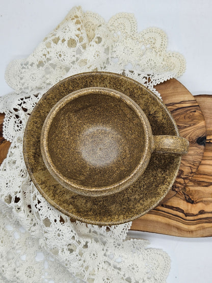 Studio Pottery vintage Tea/coffee pair medieval style, Kent ET8025