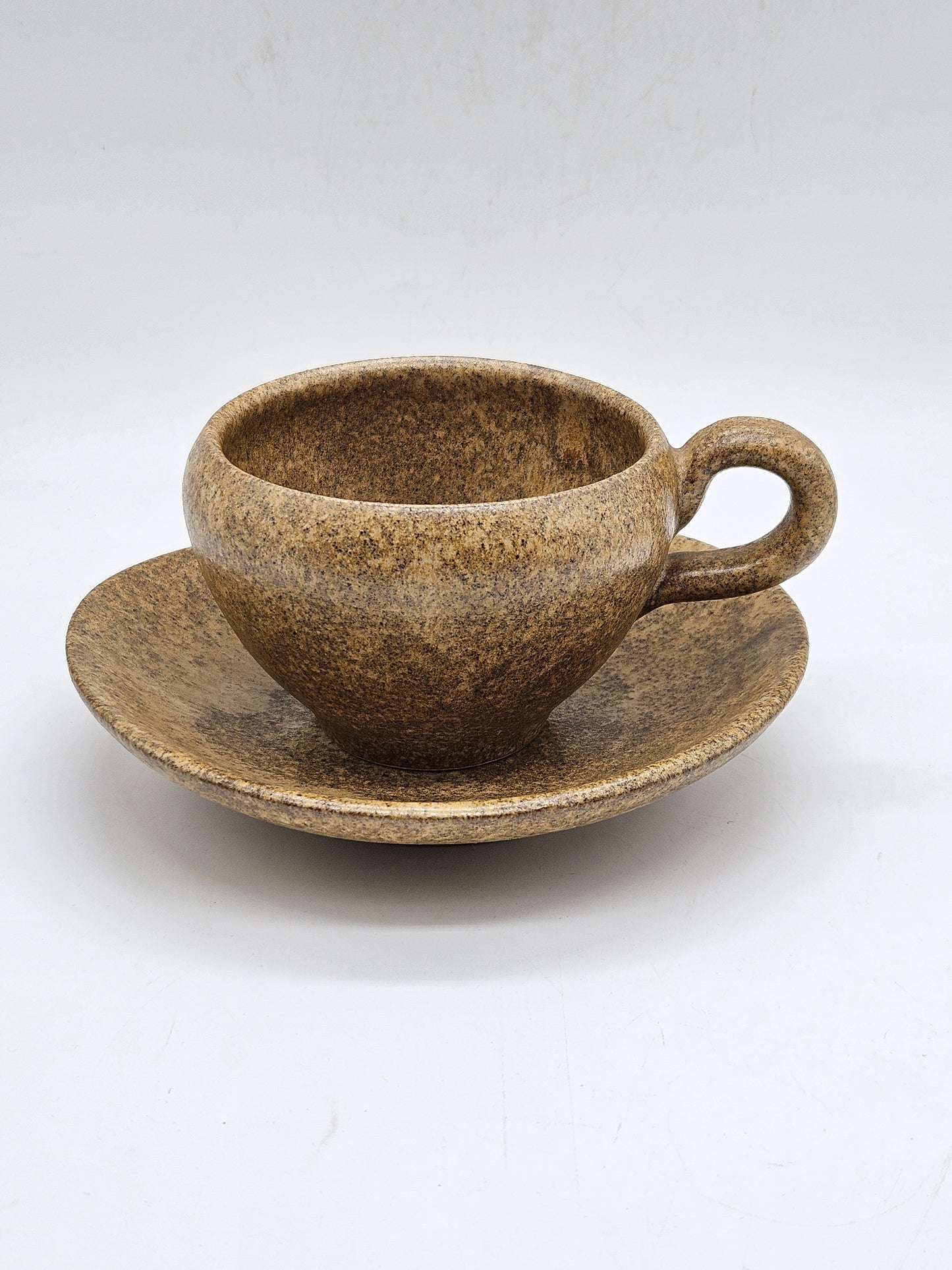 Studio Pottery vintage Tea/coffee pair medieval style, Kent ET8025