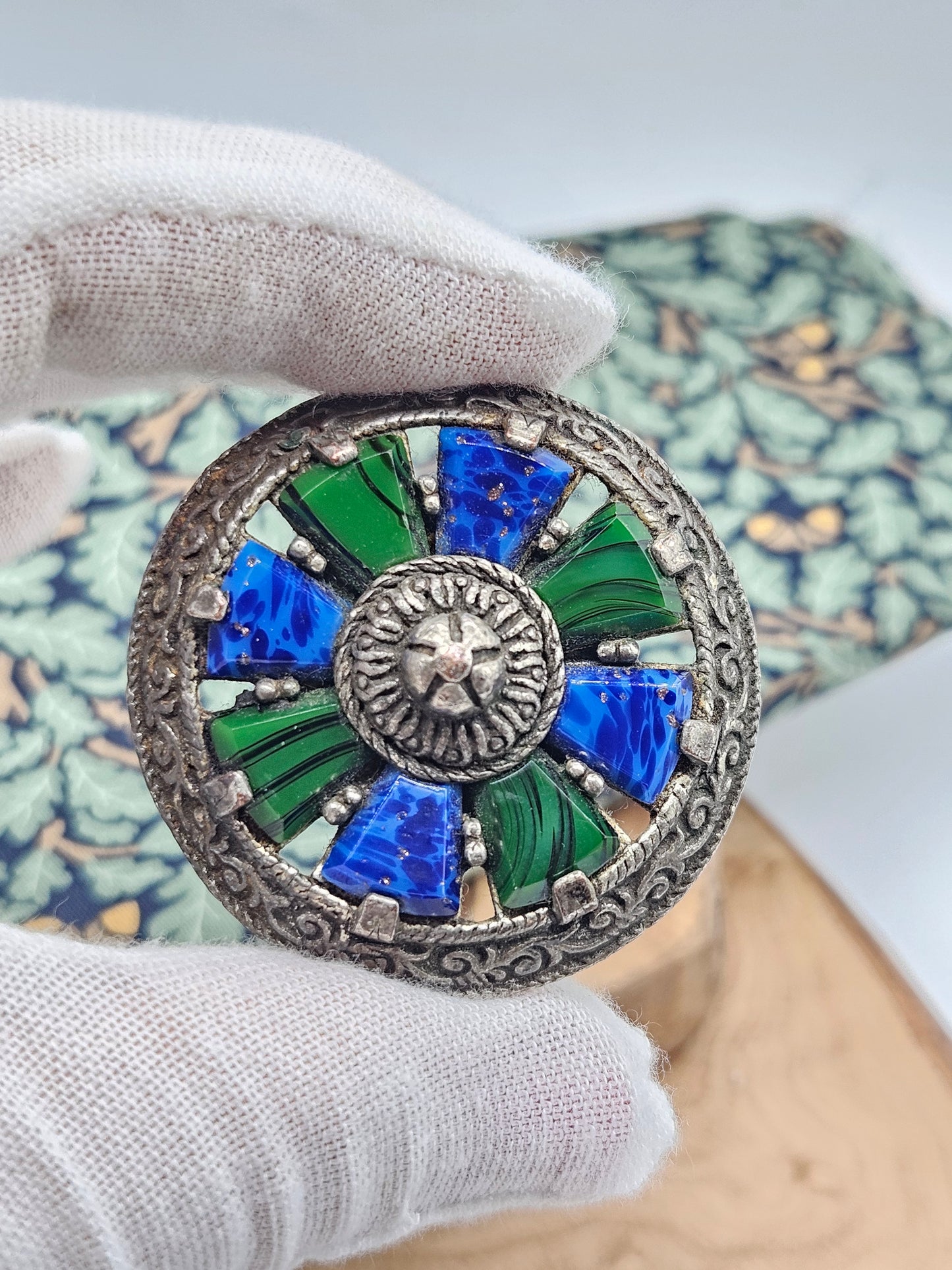 Vintage Large Scottish Brooch/Pendant with gemstones, VGC, L1091